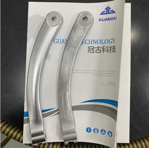 压铸件磁力抛光去毛刺效果